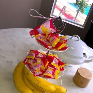 I find you very a-peel-ing! Centerpiece 3 Tiered Serving Stand